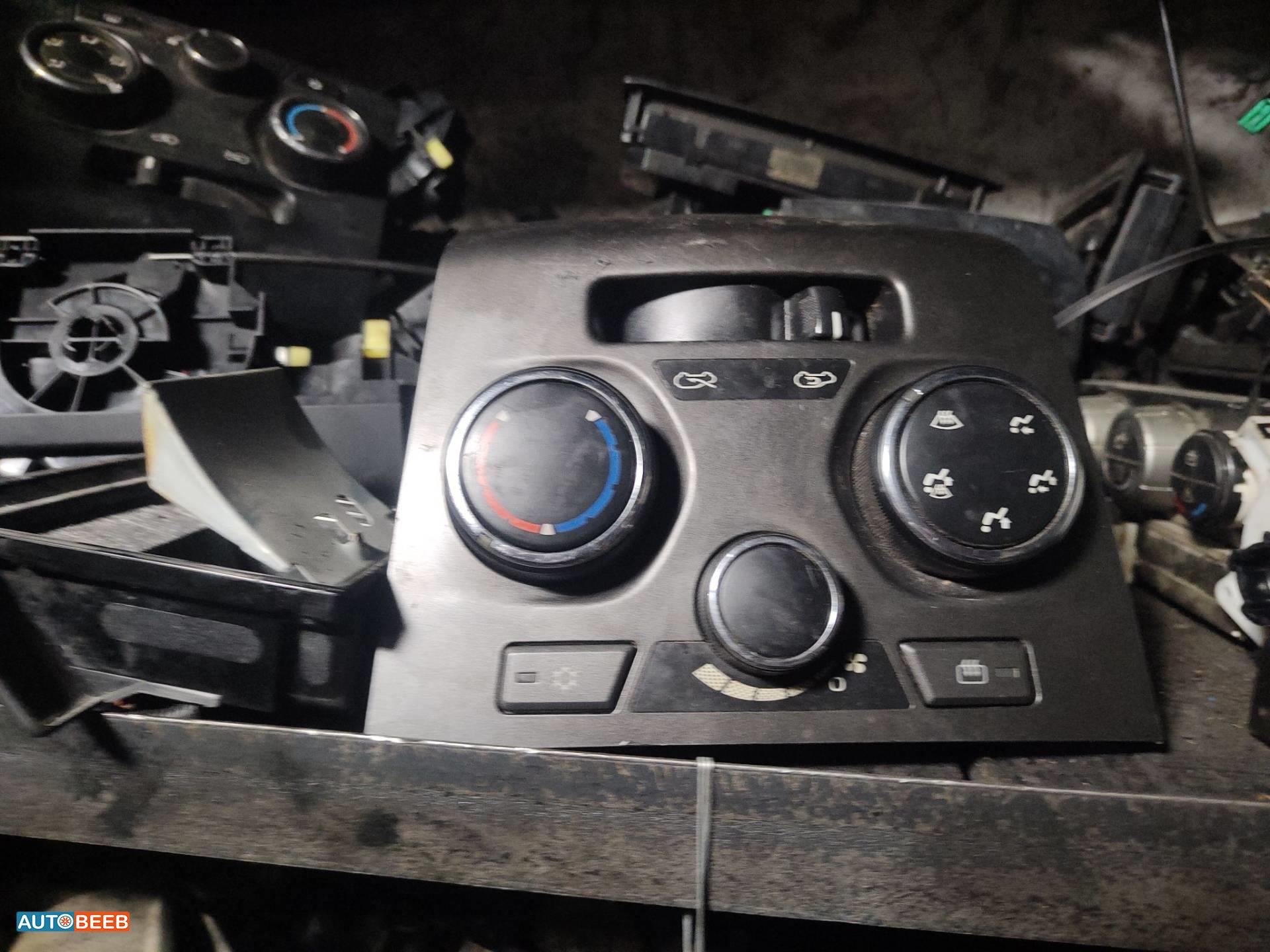 Cabin  Dashboard Isuzu D-Max