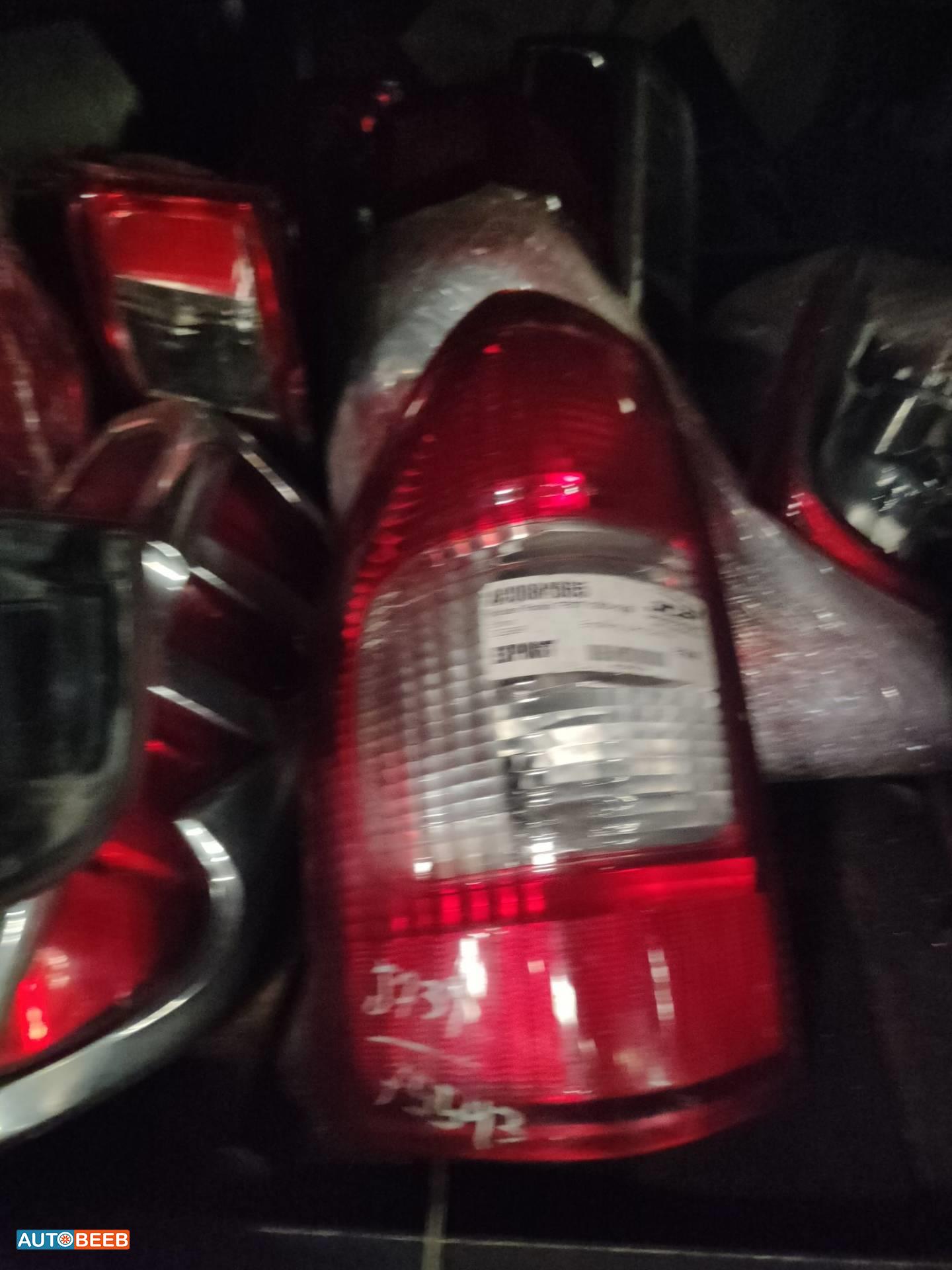 ضوء خلفي يمين شمال ايسوزو دي ماكس 2004 2005 2006