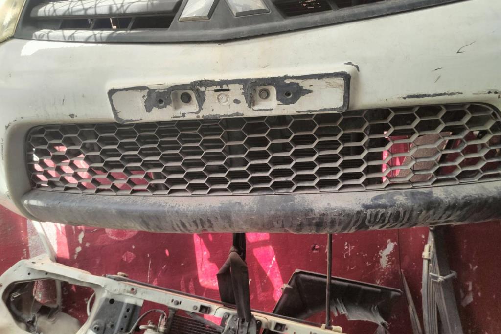 شل امامي سفلي ميتسوبيشي l200 2011 2012 2013 2014