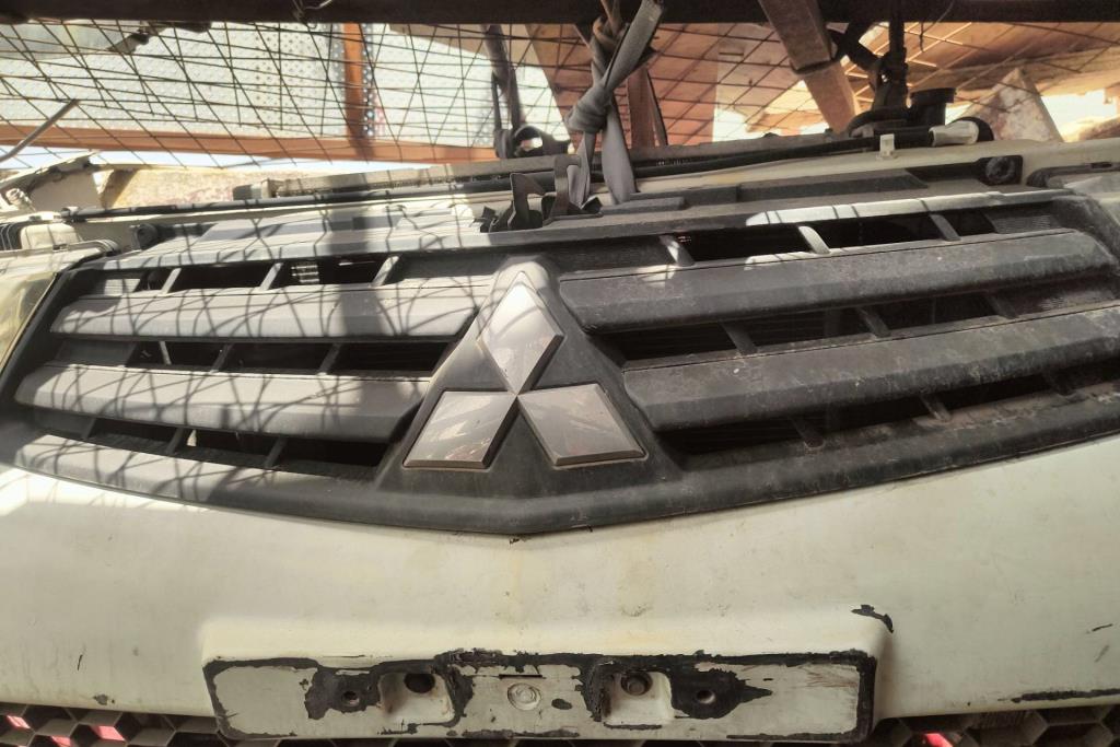 شل امامي علوي ميتسوبيشي l200 2011 2012 2013 2014