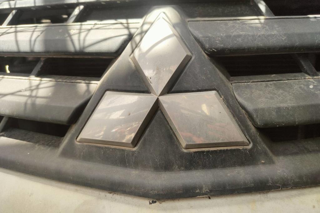 شعار طمبون امامي ميتسوبيشي l200 2011 2012 2013 2014