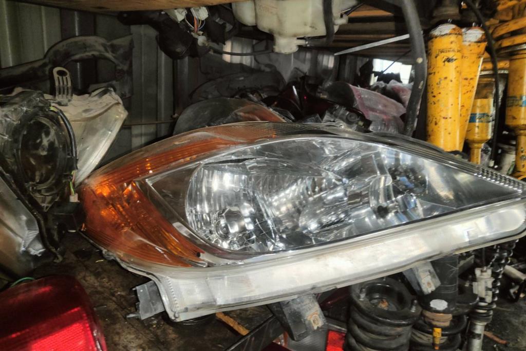 ضوء امامي يمين شمال مازدا b2500 2016 2017