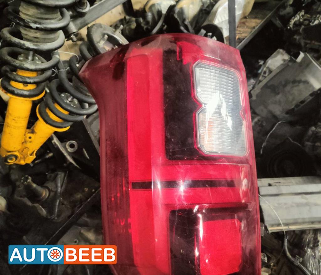 ضوء خلفي يمين شمال ميتسوبيشي l200 2025 2026