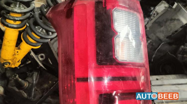 ضوء خلفي يمين شمال ميتسوبيشي l200 2025 2026