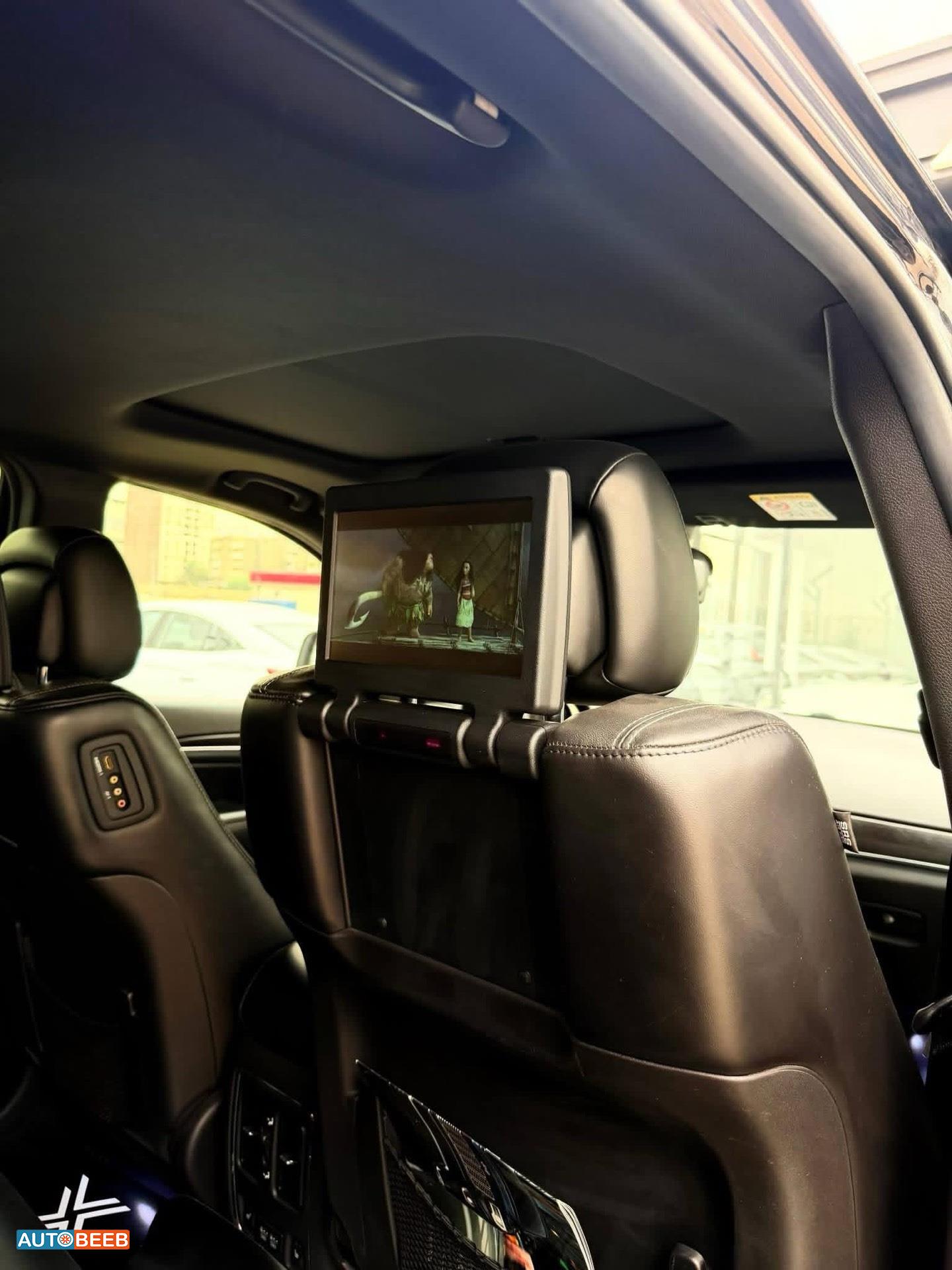 جيب جراند شيروكي 2014