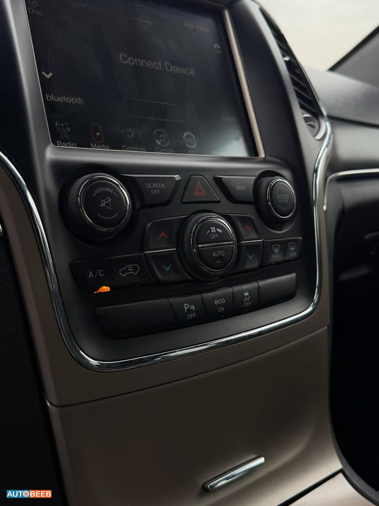 جيب جراند شيروكي 2014