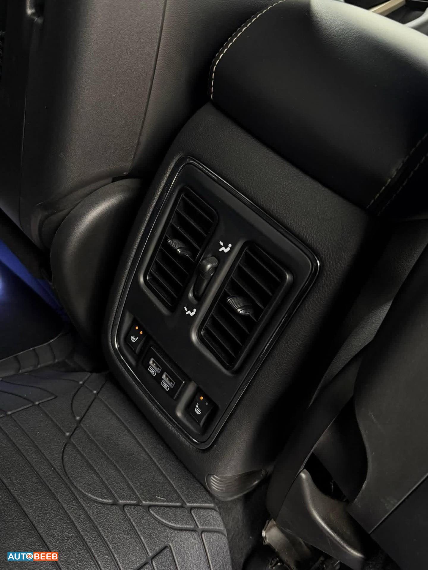 جيب جراند شيروكي 2014