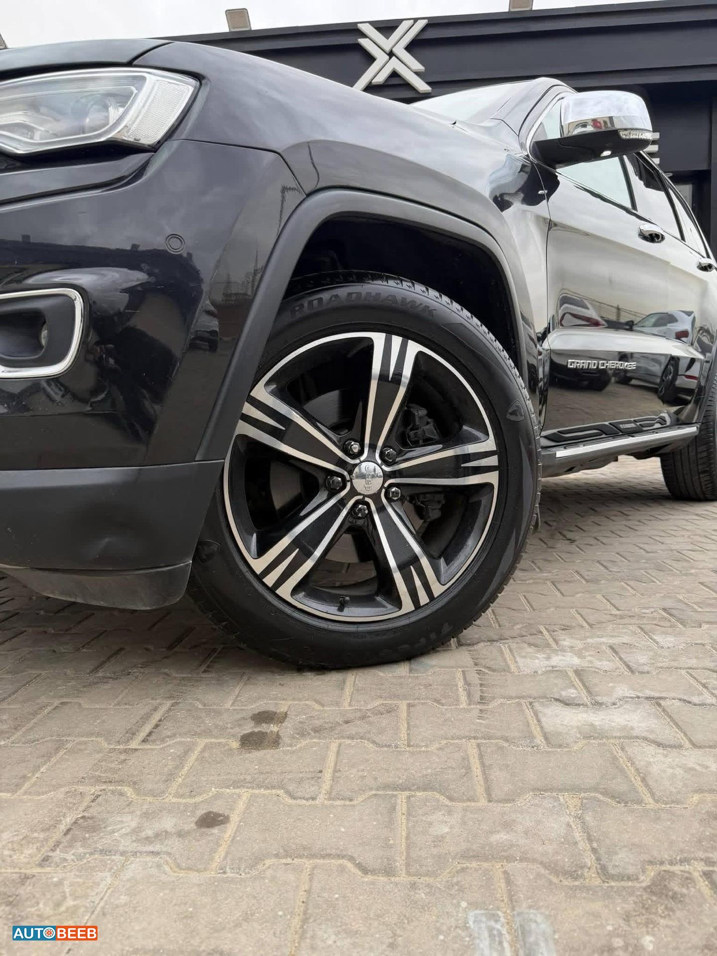 جيب جراند شيروكي 2014