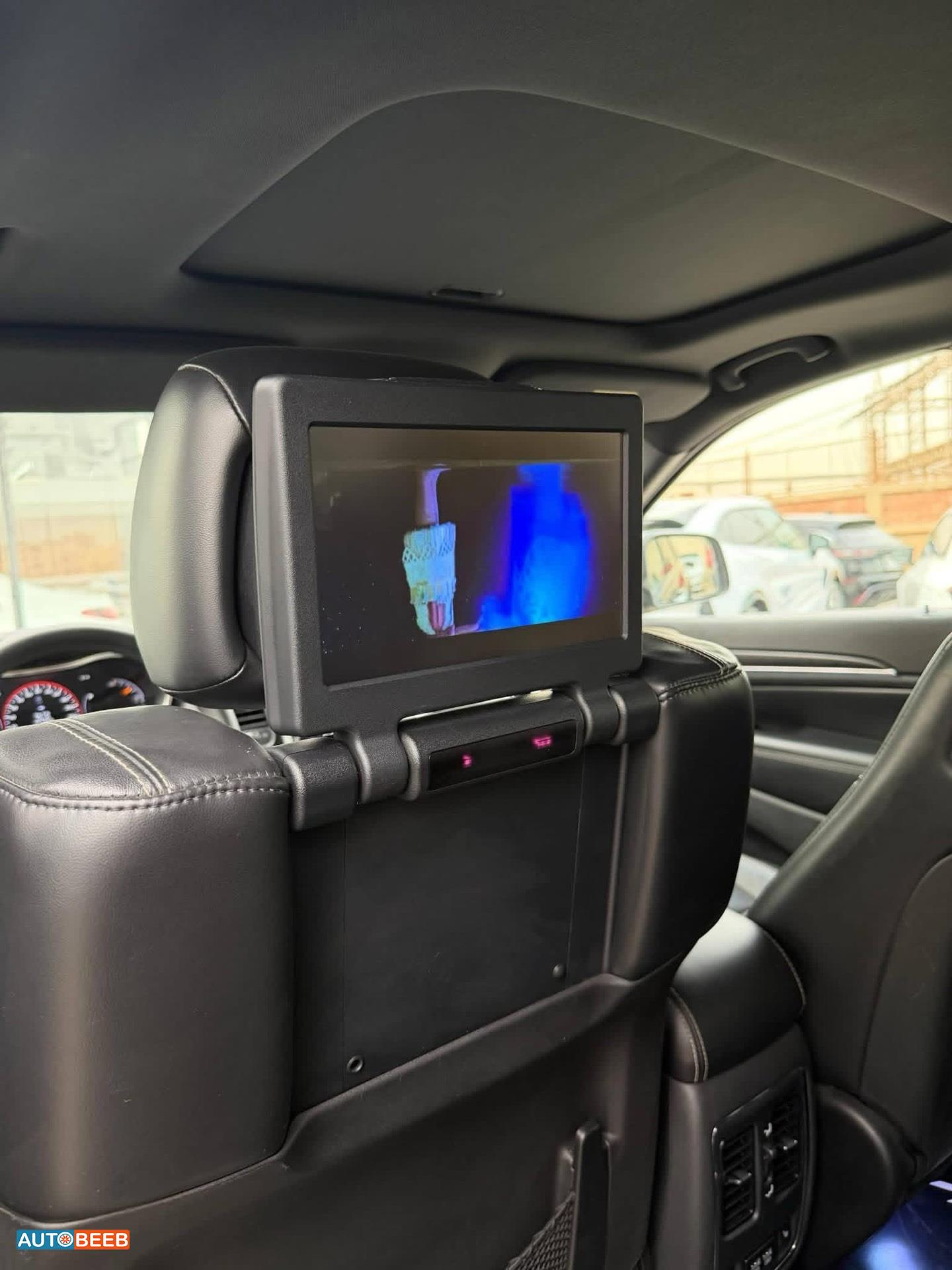 جيب جراند شيروكي 2014