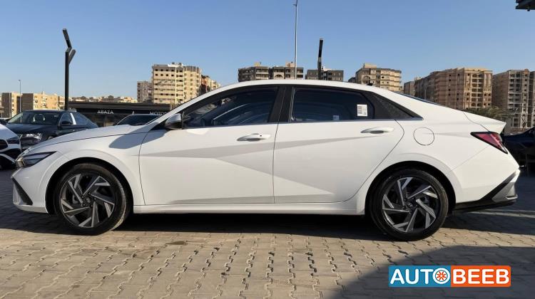 Hyundai Elantra 2025