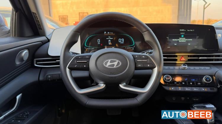 Hyundai Elantra 2025