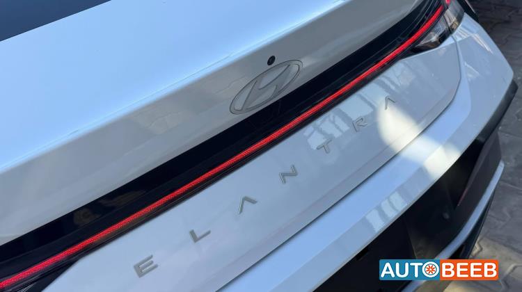 Hyundai Elantra 2025