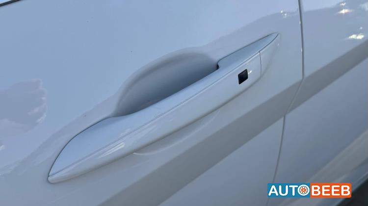 Hyundai Elantra 2025