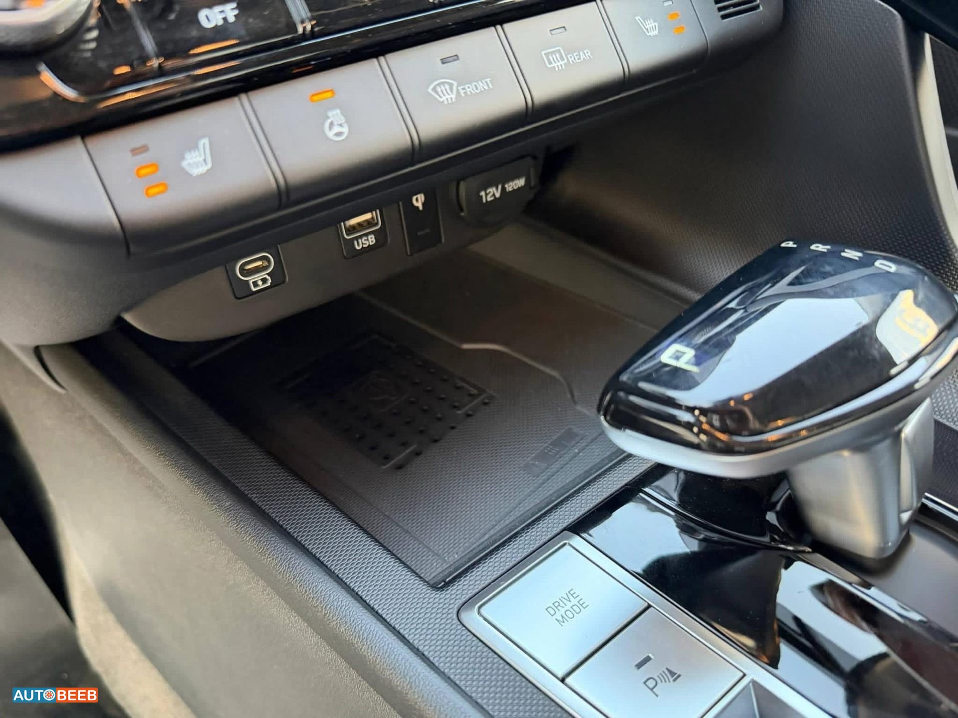 Hyundai Elantra 2025