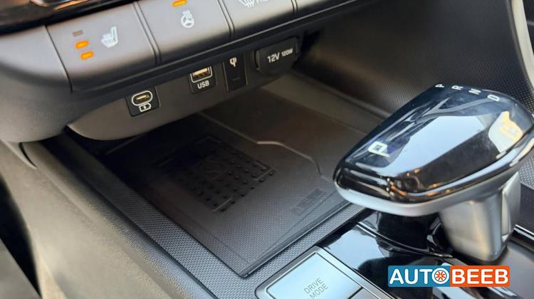 Hyundai Elantra 2025