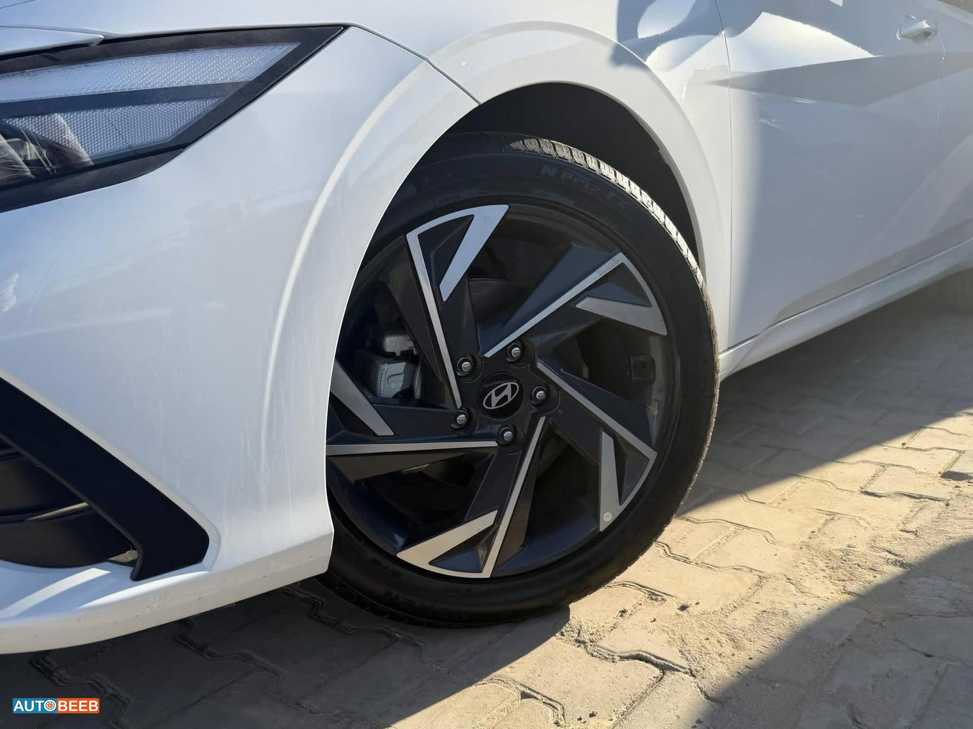 Hyundai Elantra 2025