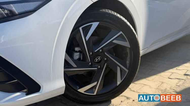 Hyundai Elantra 2025