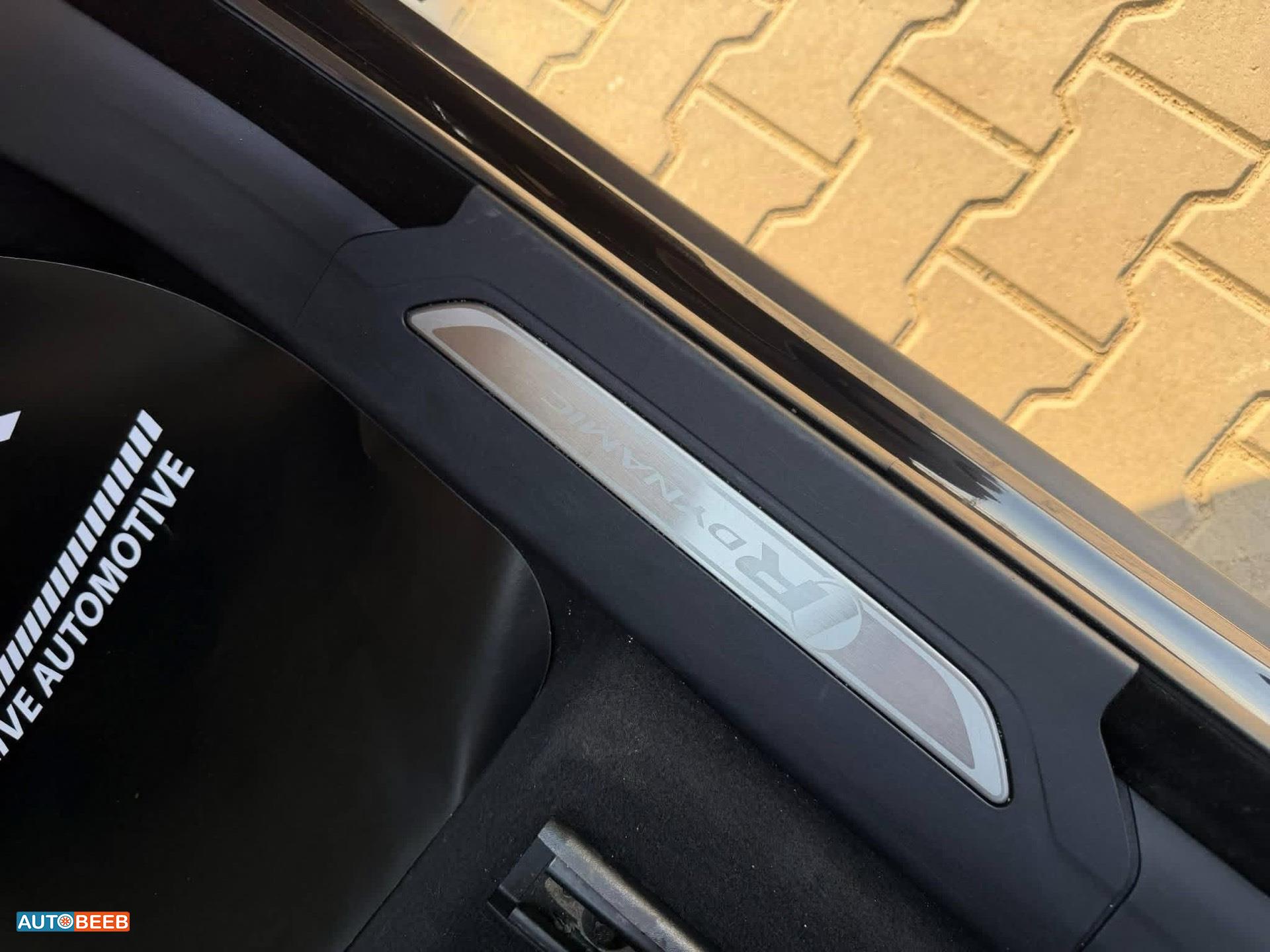 لاندروفر رنج روفر فيلار 2022