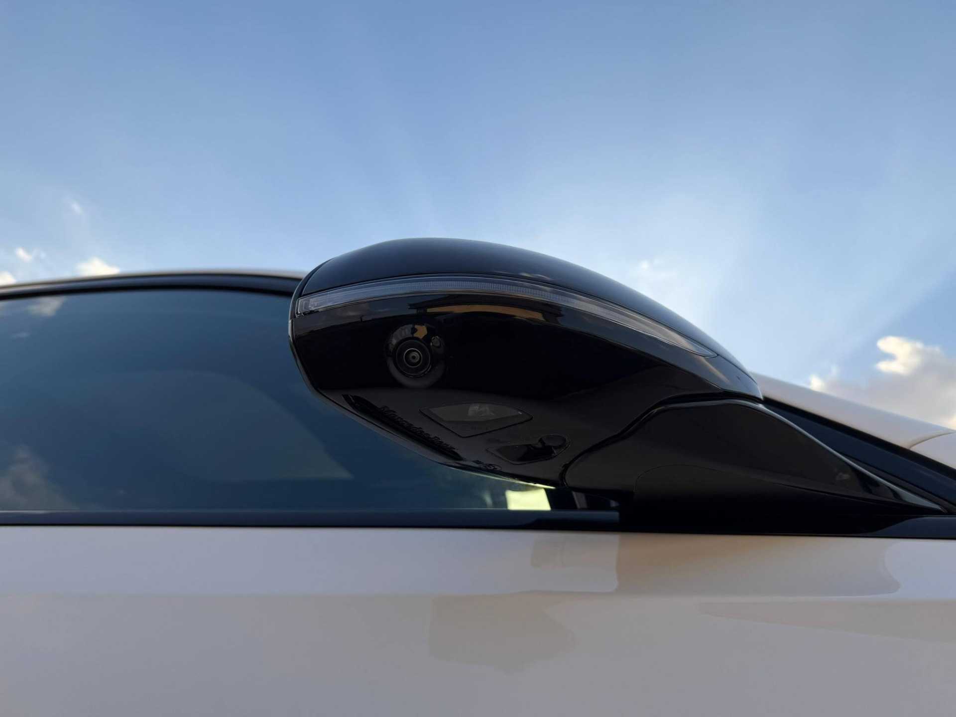 مرسيدس بنز E200 2025