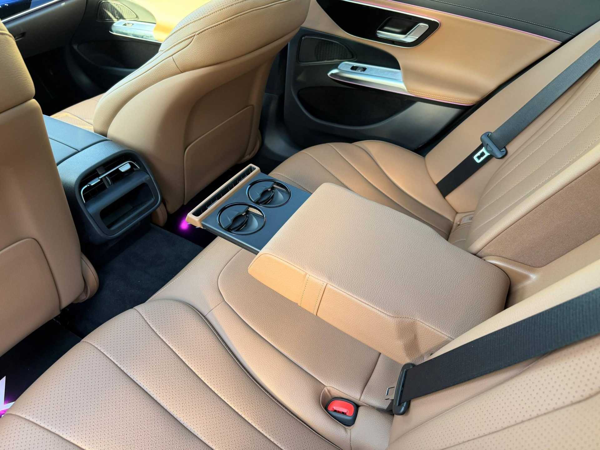 مرسيدس بنز E200 2025