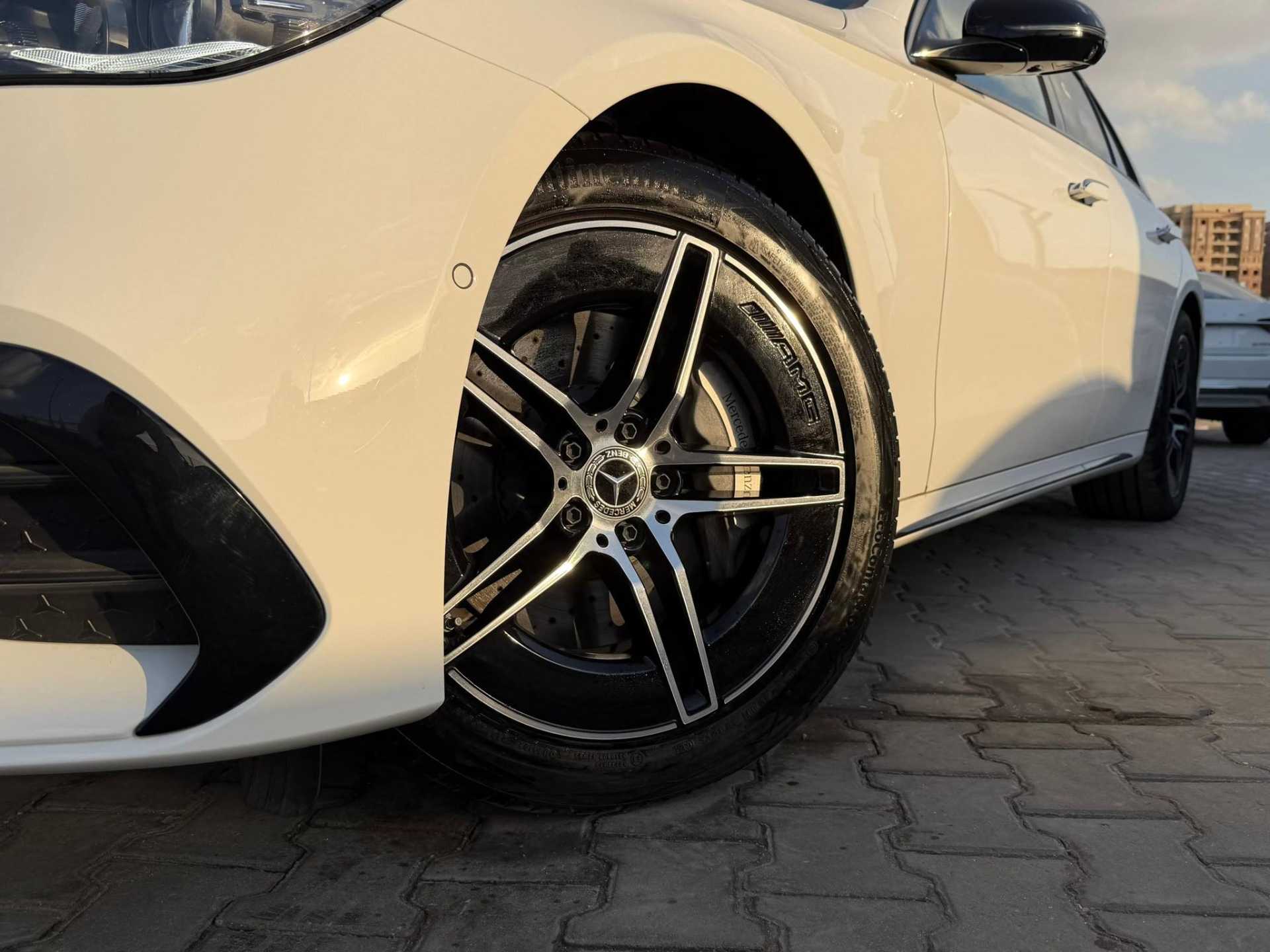 مرسيدس بنز E200 2025