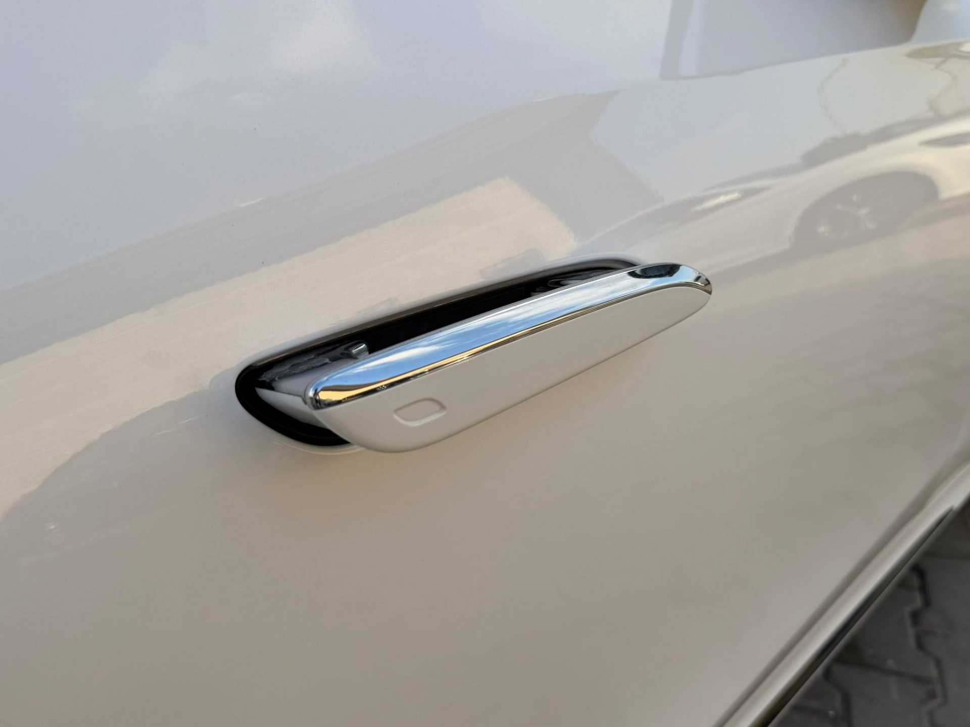 مرسيدس بنز E200 2025