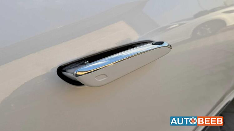 مرسيدس بنز E200 2025