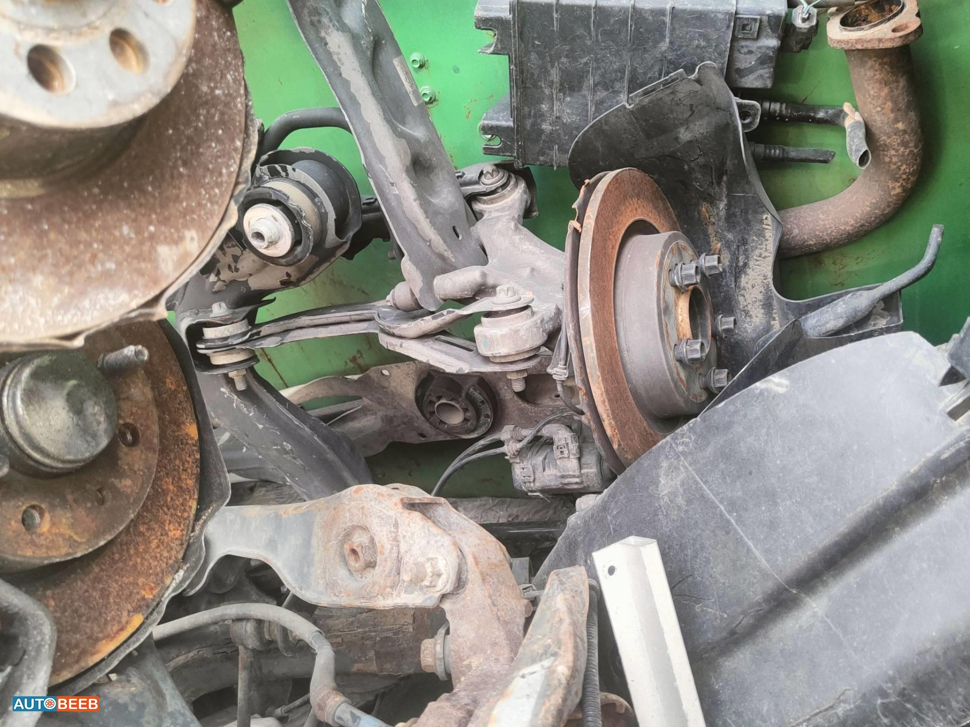 دنجل خلفي مرسيدس b250 2015 2016 2017