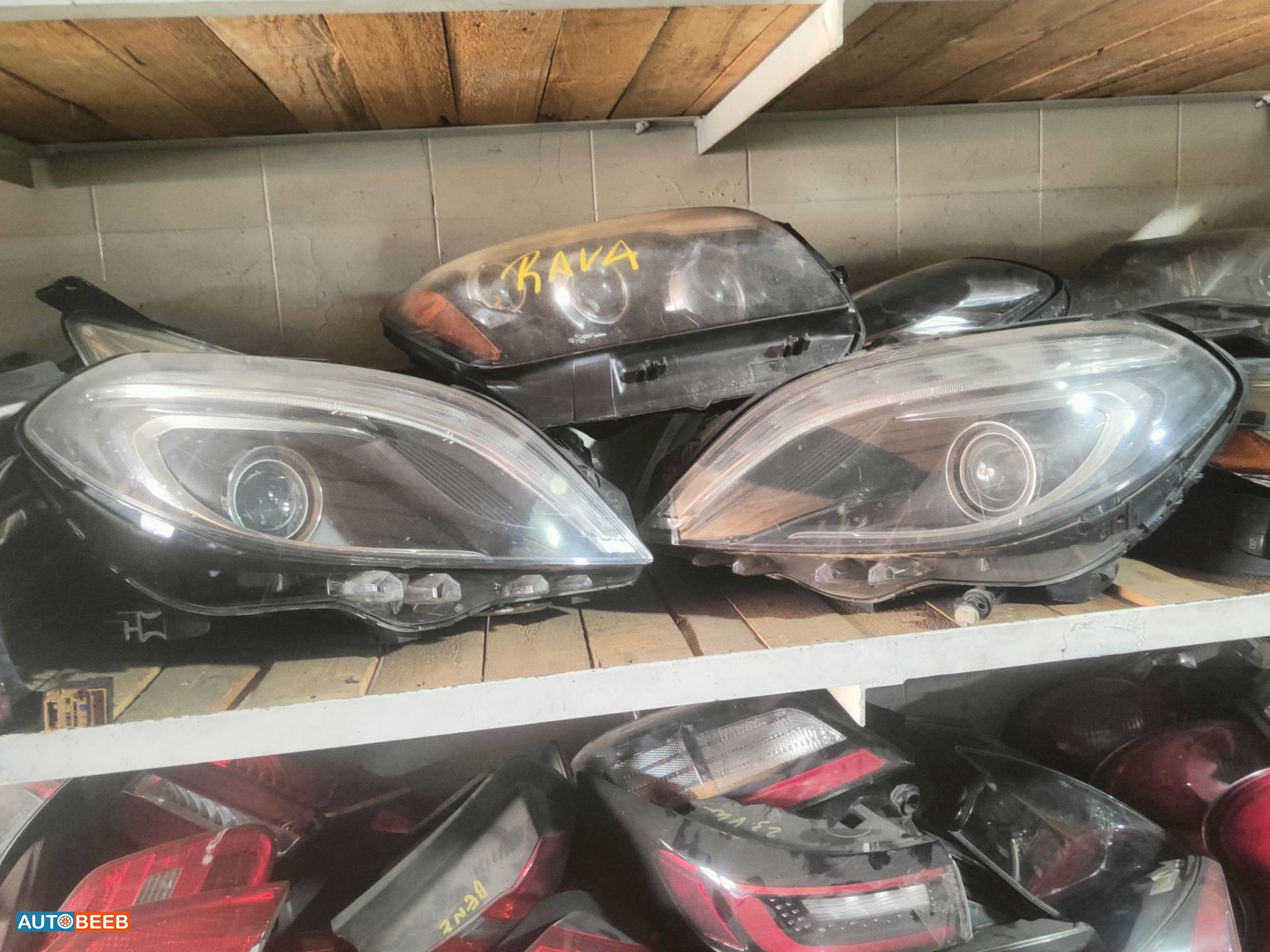 ضوء امامي يمين شمال مرسيدس b250 2015 2016 2017