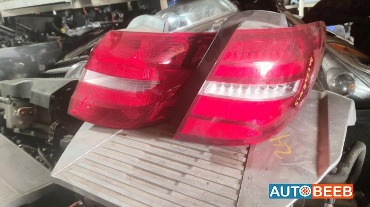 ضوء خلفي يمين شمال مرسيدس b250 2015 2016 2017