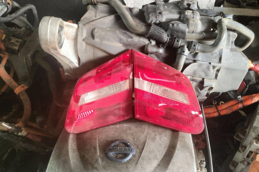 عاكسة غطاء خلفي مرسيدس b250 2015 2016 2017