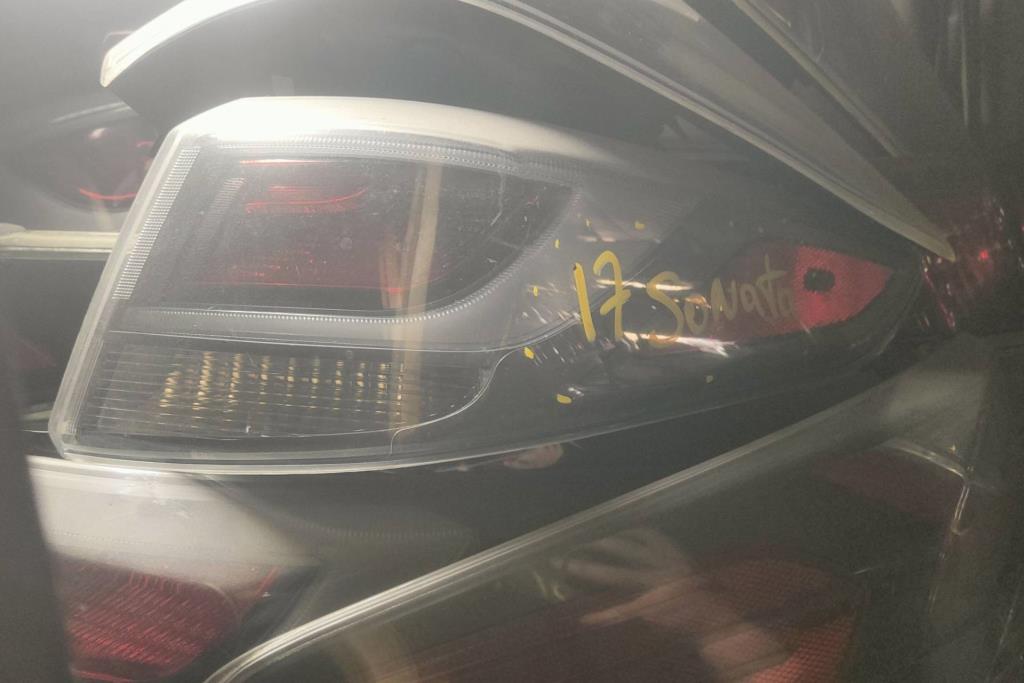 ضوء خلفي يمين شمال هيونداي سوناتا 2016 2017