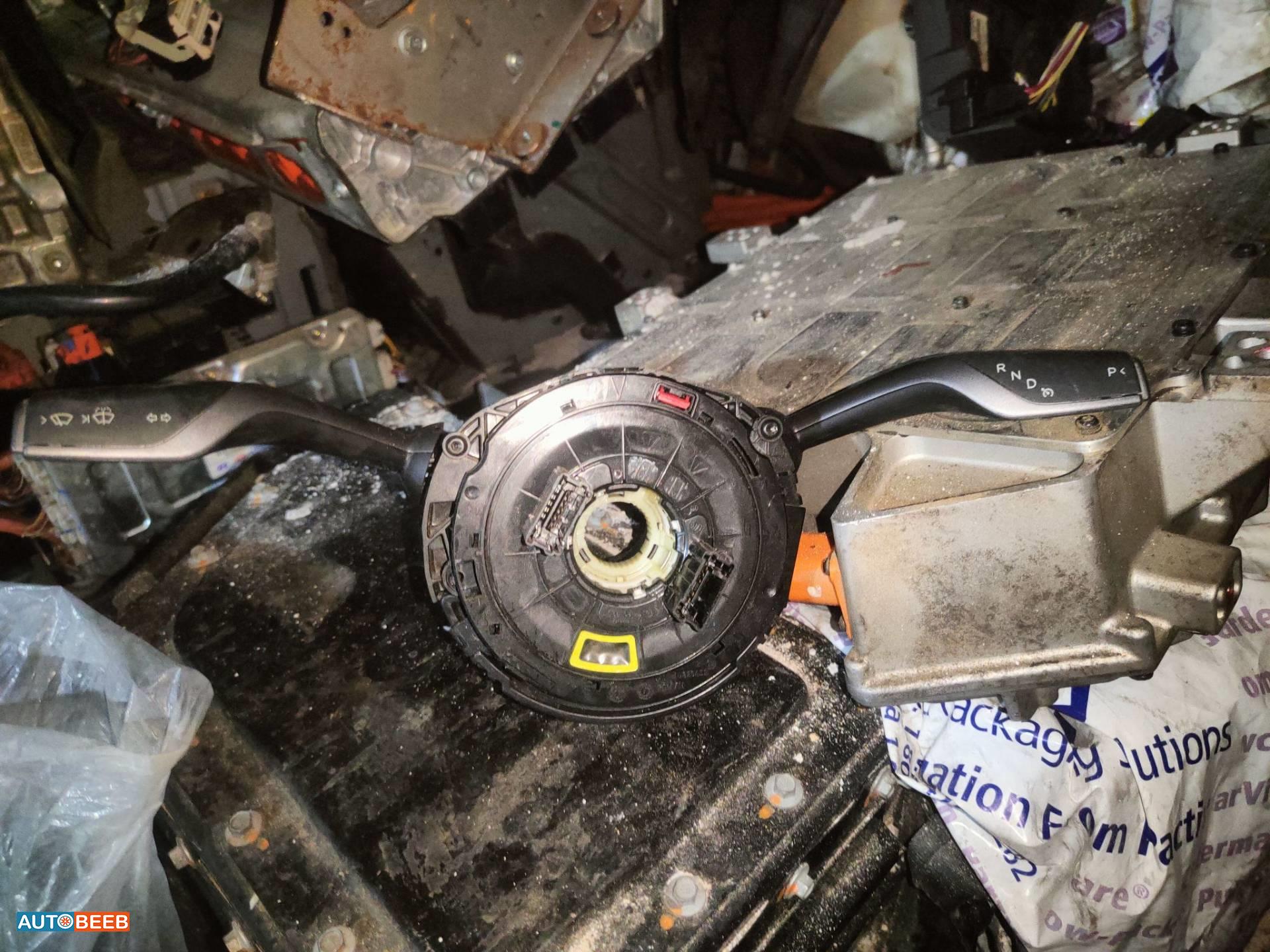 Cabin  Control buttons Tesla S