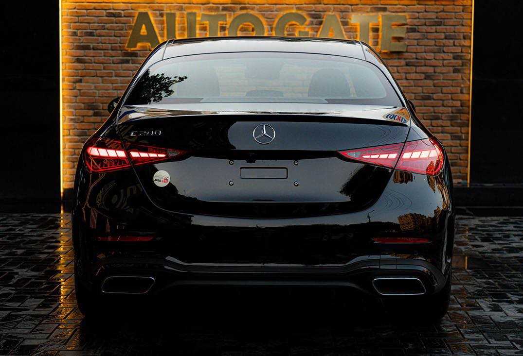 Mercedes Benz C200 2025