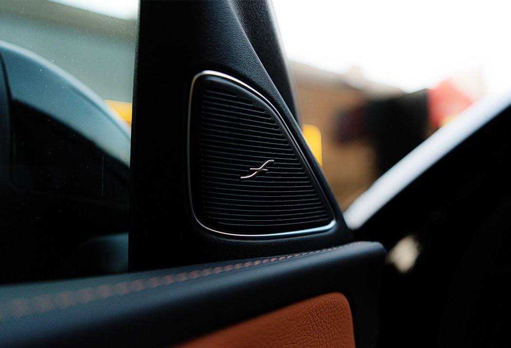 Mercedes Benz C200 2025