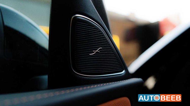 Mercedes Benz C200 2025