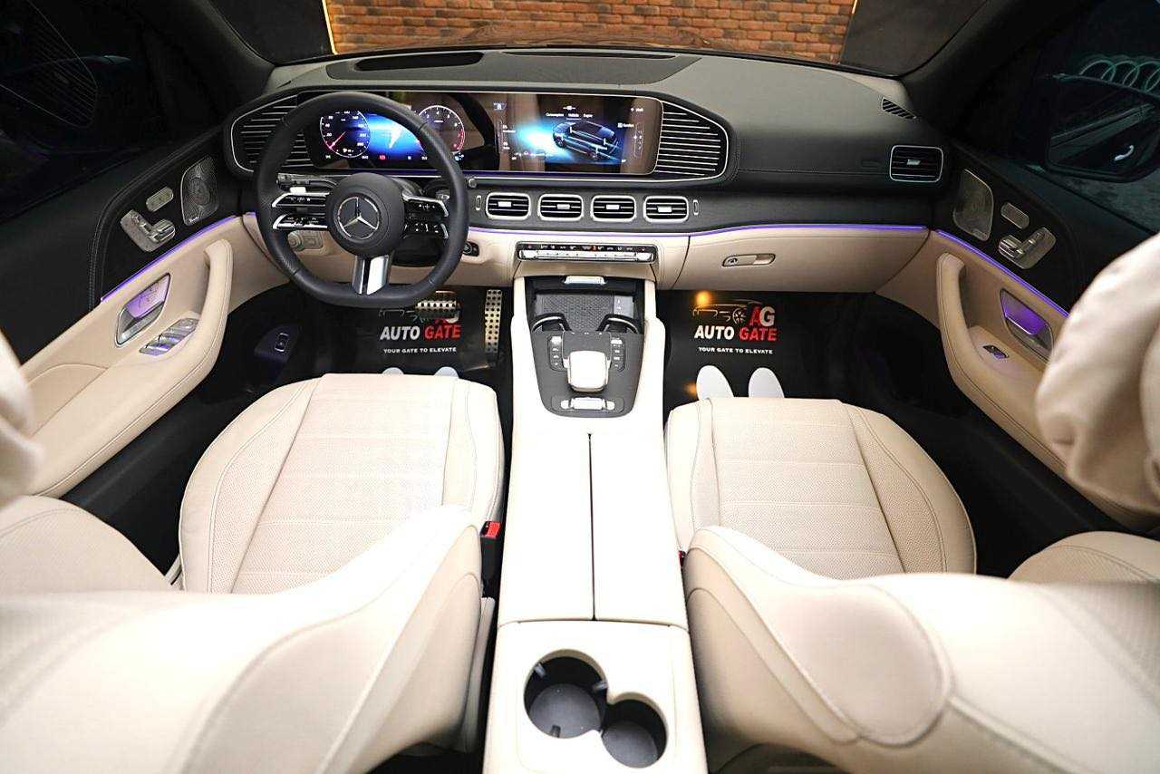 Mercedes Benz GLS580 2025