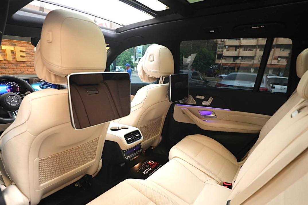 Mercedes Benz GLS580 2025