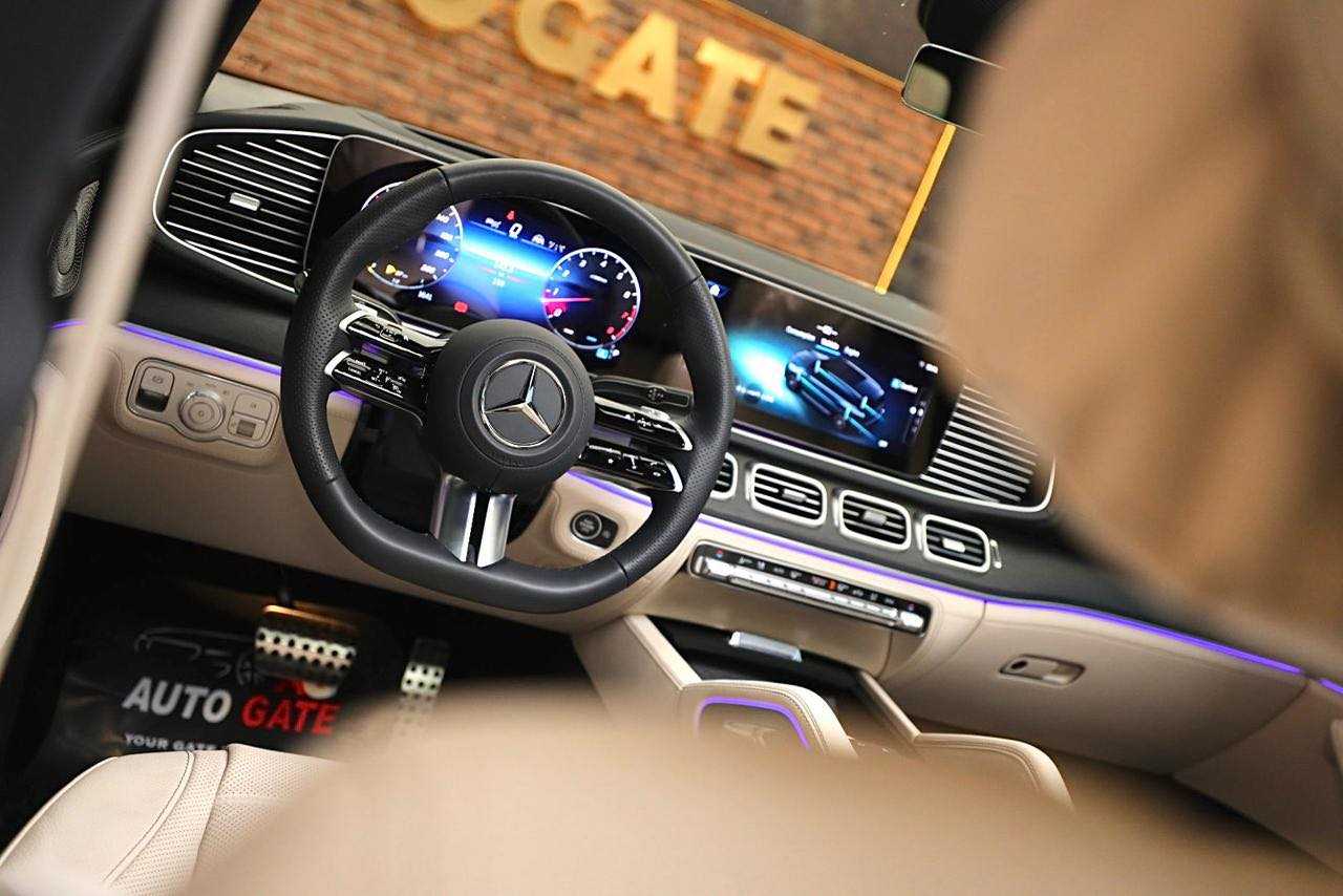 Mercedes Benz GLS580 2025