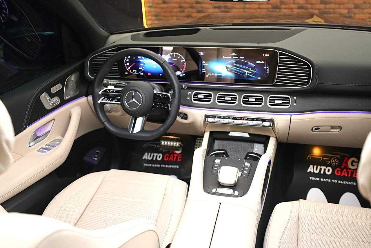 Mercedes Benz GLS580 2025