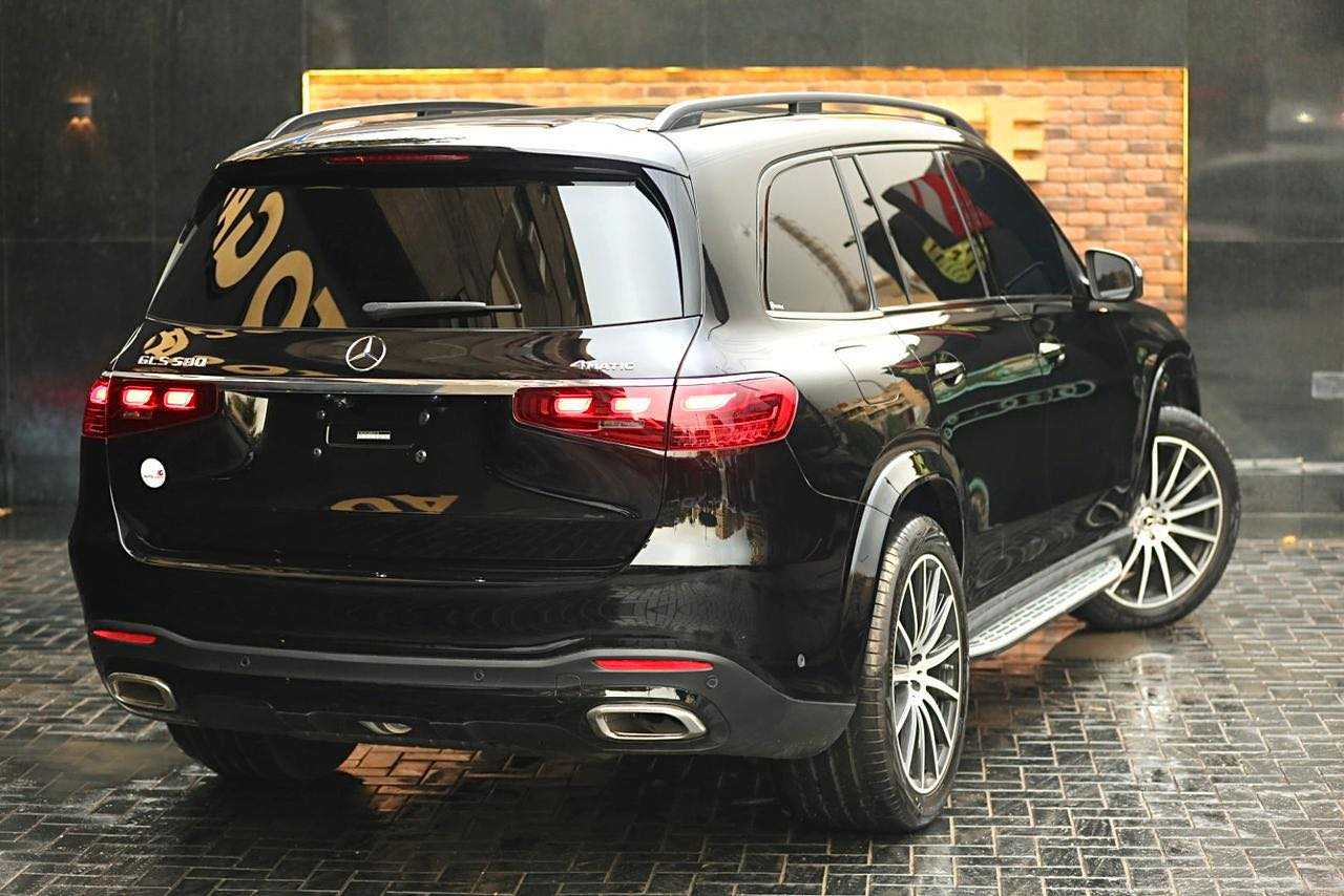 Mercedes Benz GLS580 2025