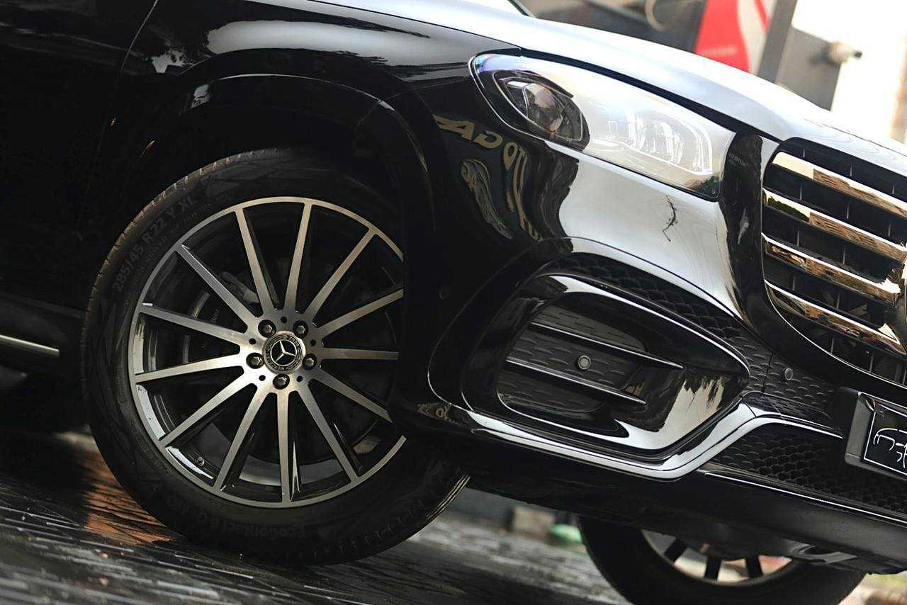 Mercedes Benz GLS580 2025