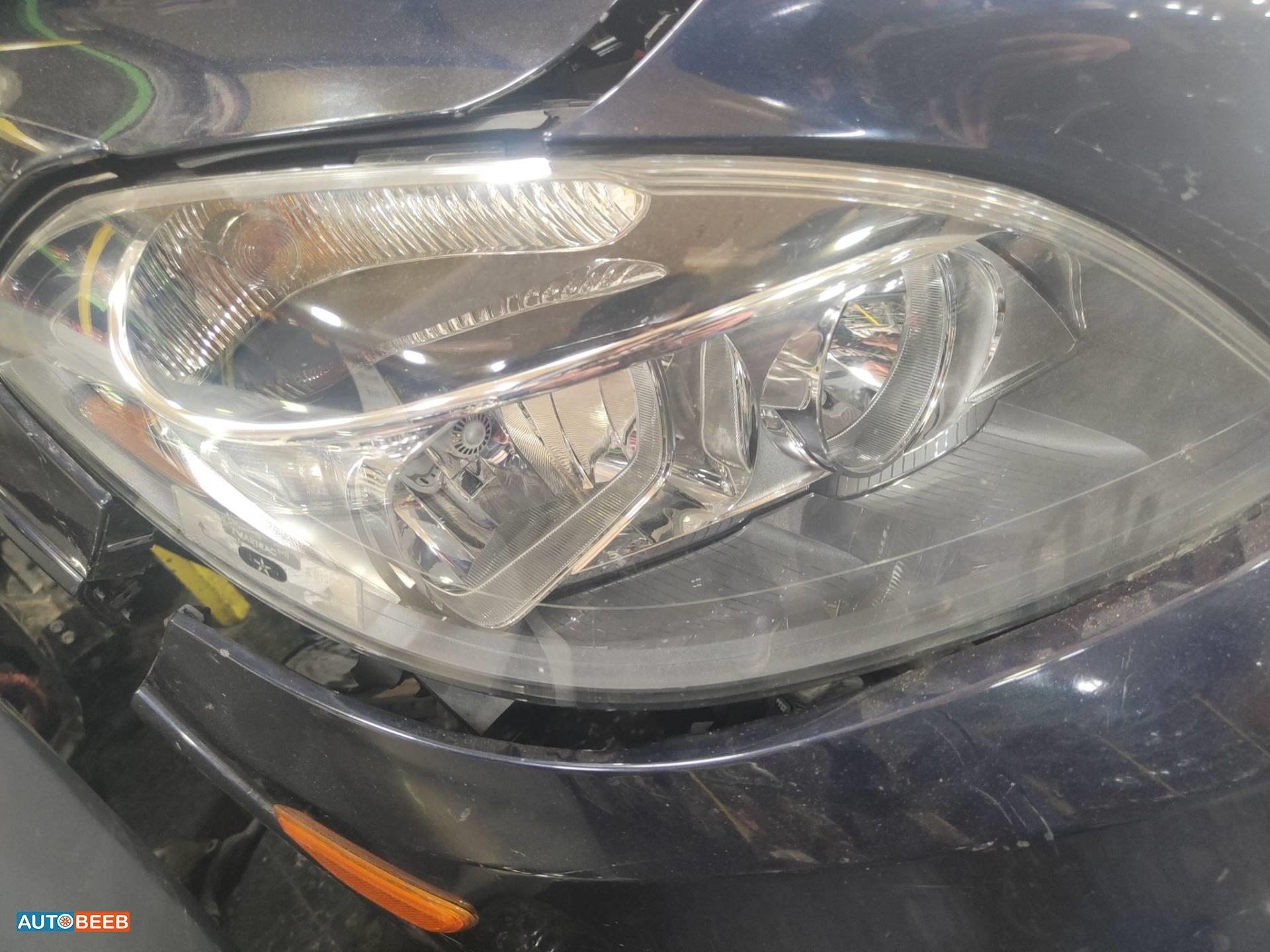 Lights Front light Mercedes Benz B250