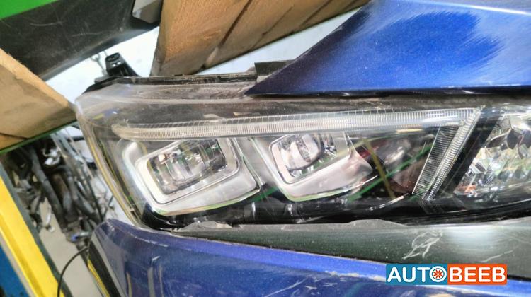 Lights Front light Nissan Leaf