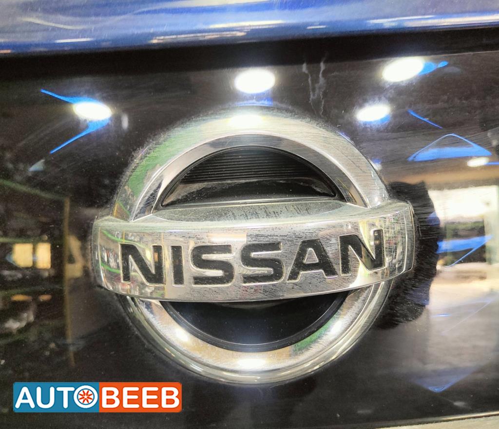 Body  Emblems Nissan Leaf