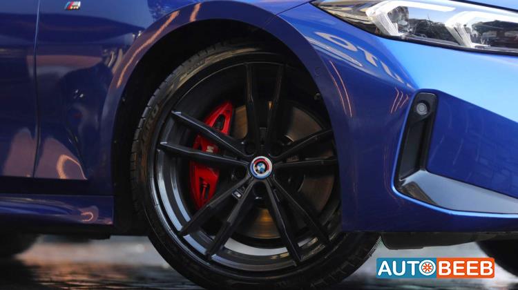 بي ام دبليو 330i 2023