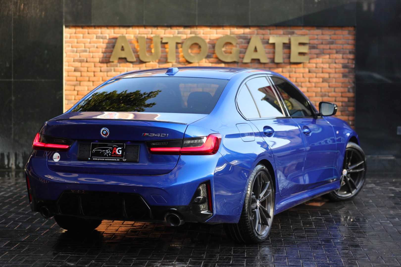 بي ام دبليو 330i 2023