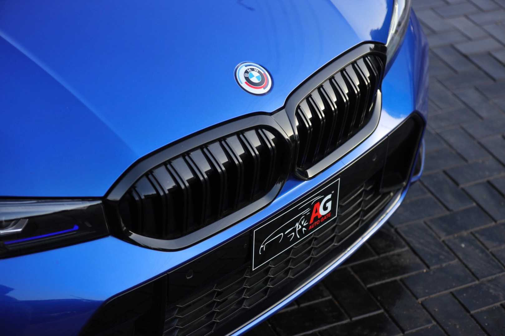 بي ام دبليو 330i 2023