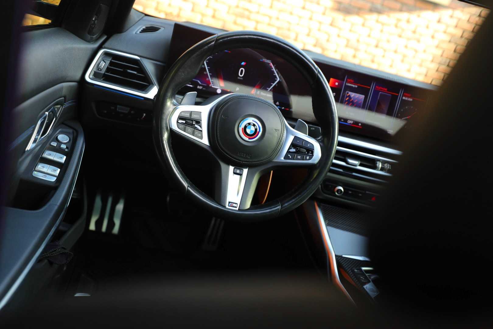 بي ام دبليو 330i 2023