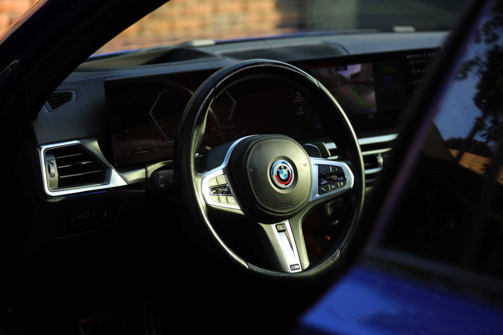 بي ام دبليو 330i 2023